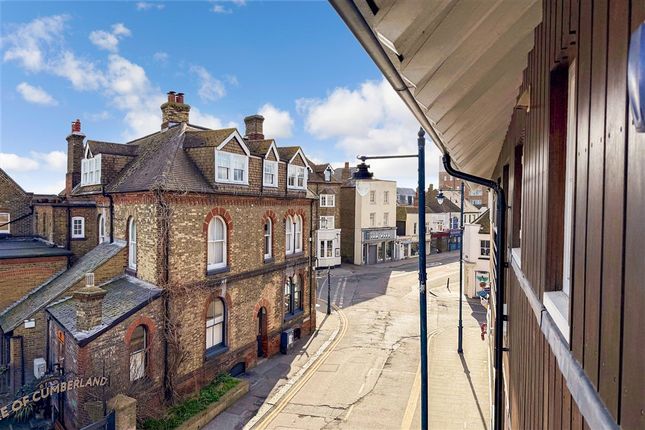 2 bed property, in Horsebridge Road, £160,000