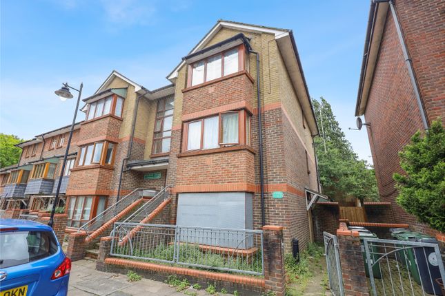 1 bed property, in Flat 6 Raleigh Lodge, £60,000