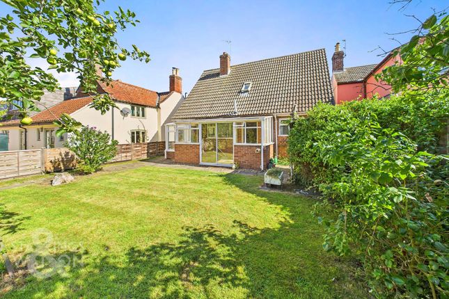 2 bed property, in Station Road, £290,000