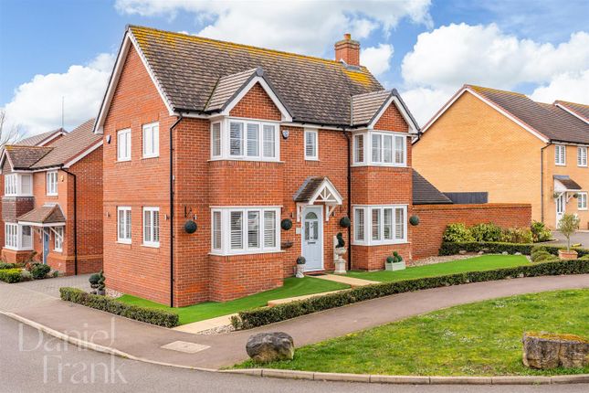 3 bed property, in Elstar Road, £575,000