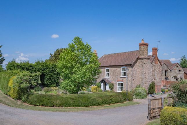 5 bed property, in Acton Beauchamp, £650,000