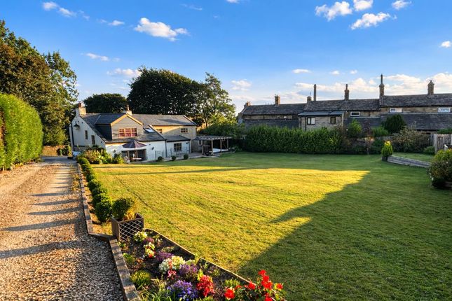 5 bed property, in New Houses, £600,000
