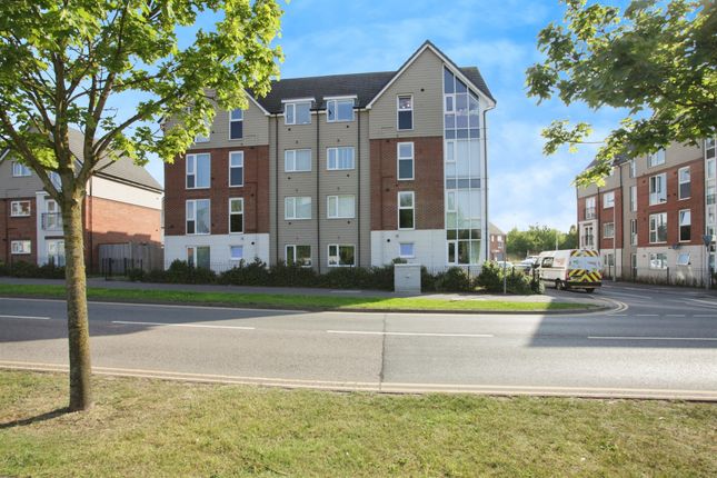 2 bed property, in Anton Close, £160,000