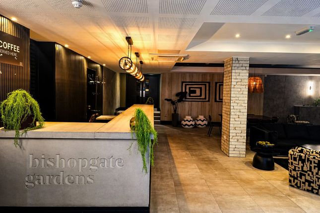 1 bed property, in Bishopgate, £135,000