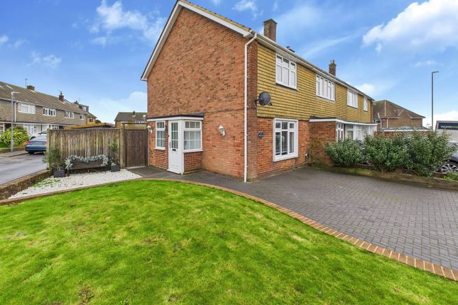2 bed property, in Mill Lane, £375,000