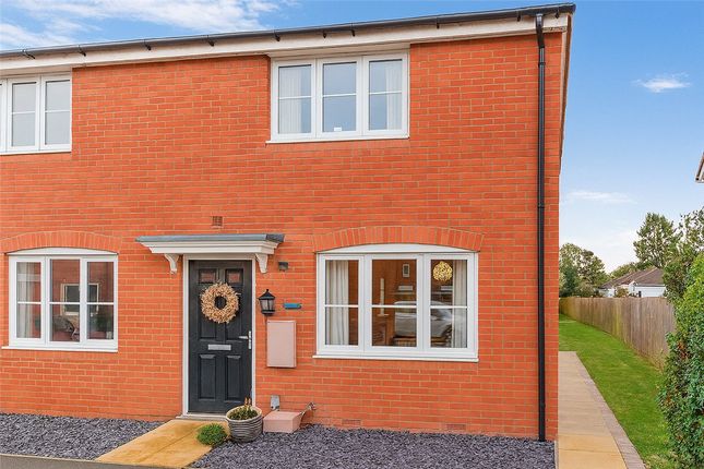 2 bed property, in Greenacre Place, £360,000