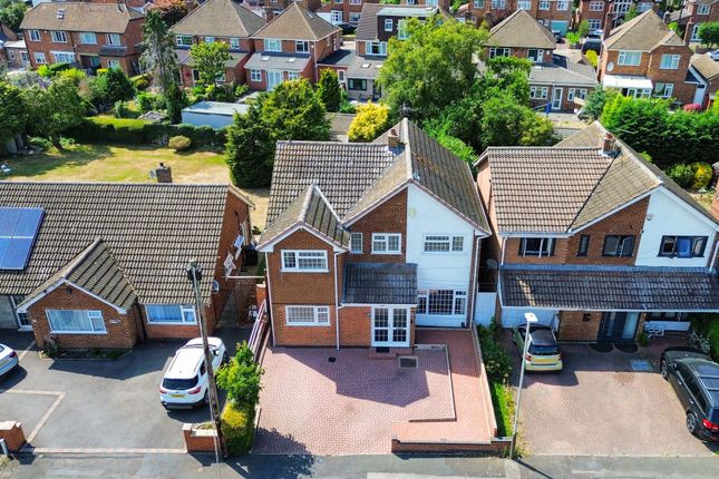 5 bed property, in Chalvington Close, £550,000