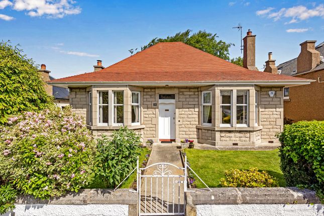 3 bed property, in 31 Greenbank Park, £680,000