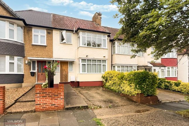 1 bed property, in Dudley Gardens, £269,950