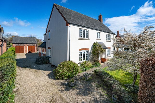 4 bed property, in Gilberts End, £849,500