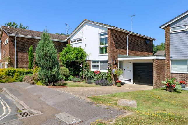 3 bed property, in Waterfield Close, £550,000