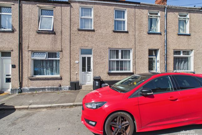 2 bed property, in Corelli Street, £160,000