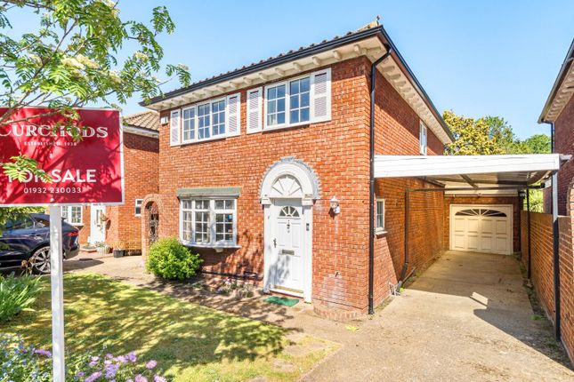 3 bed property, in The Crofts, £775,000