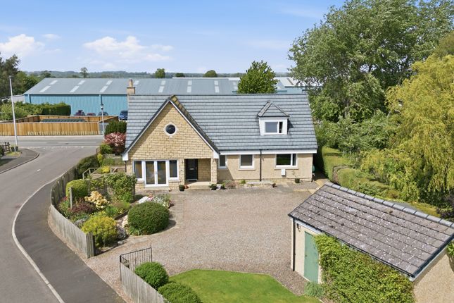 4 bed property, in Stable Park, £395,000