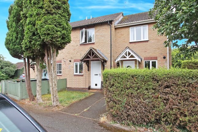 2 bed property, in Brydges Road, £220,000