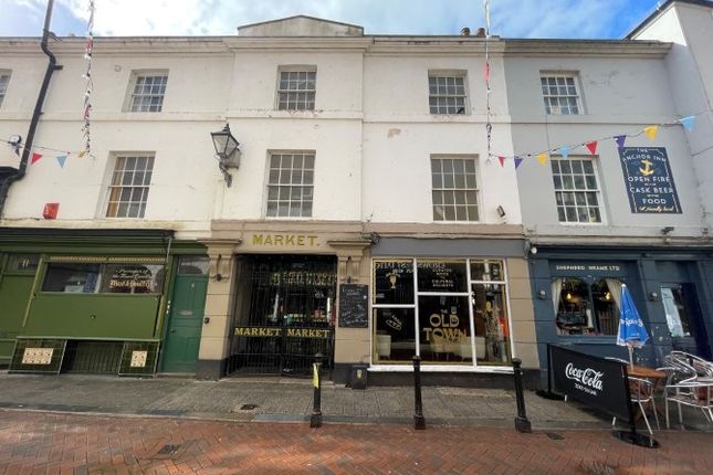2 bed property, in 11B George Street, £100,000