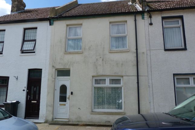 2 bed property, in Buxton Road, £209,950