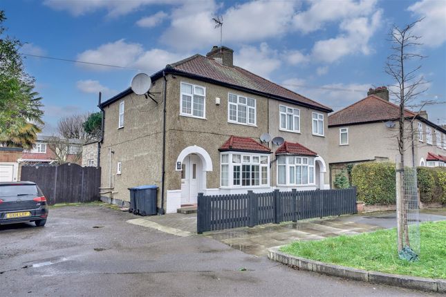 3 bed property, in Carterhatch Road, £500,000