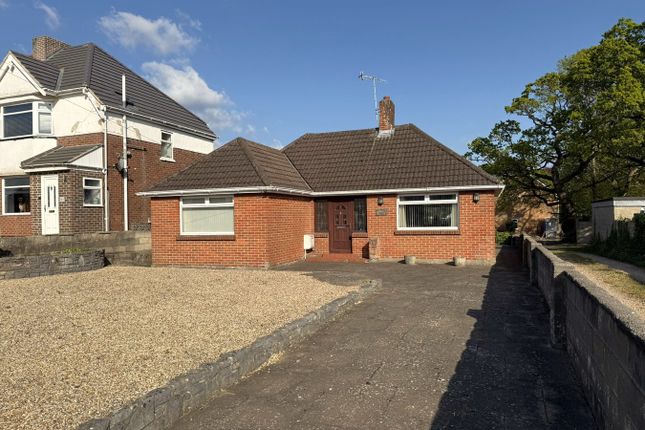 2 bed property, in Foxholes Road, £364,950