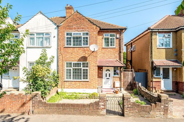 3 bed property, in Spring Grove Crescent, £575,000