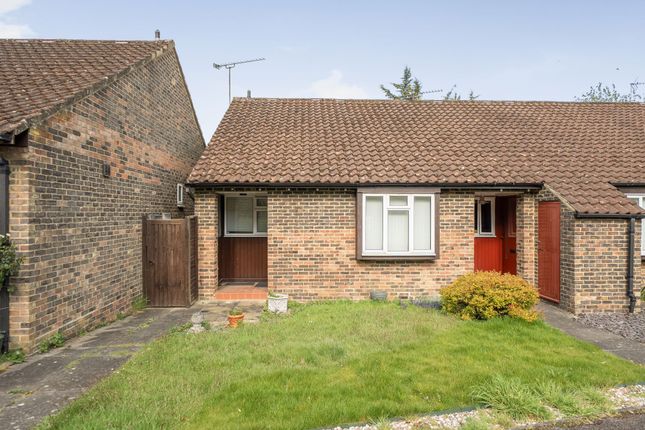 2 bed property, in Bowyers Close, £425,000