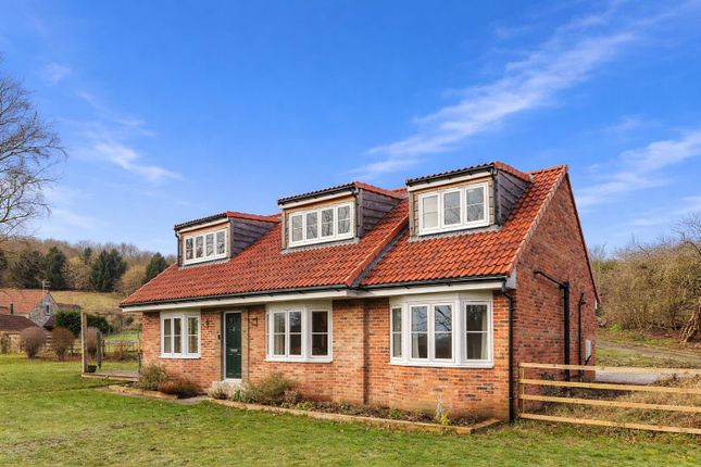 4 bed property, in Green Hedges, £799,999