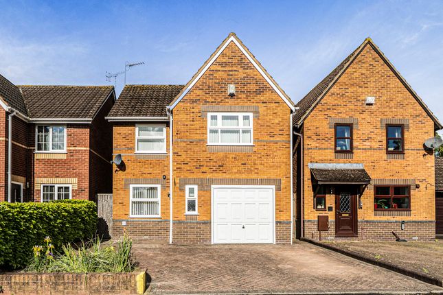 3 bed property, in Meadow Road, £290,000