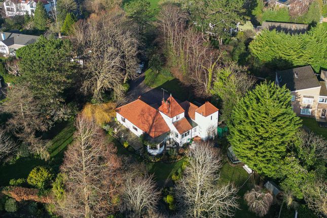 4 bed property, in Thurstaston Road, £800,000