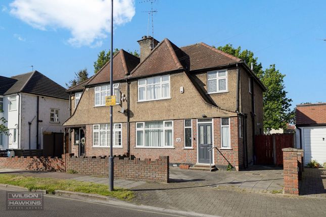 3 bed property, in Queens Walk, £615,000