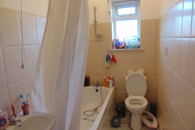 2 bed property, in Alice Street, £119,950