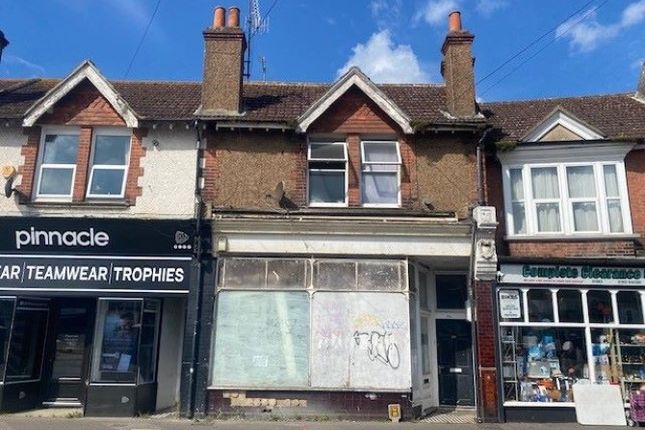 3 bed property, in 27A South Farm Road, £100,000