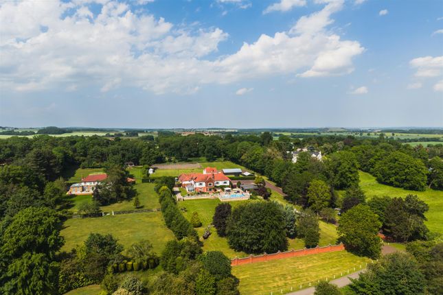 8 bed property, in Lindrick Common, £3,295,000