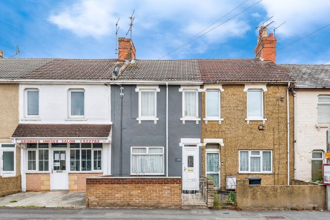 3 bed property, in Cricklade Road, £200,000