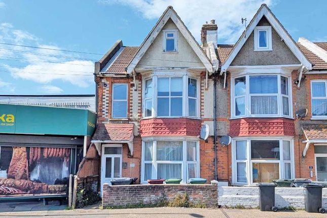 1 bed property, in Longford Road, £65,000