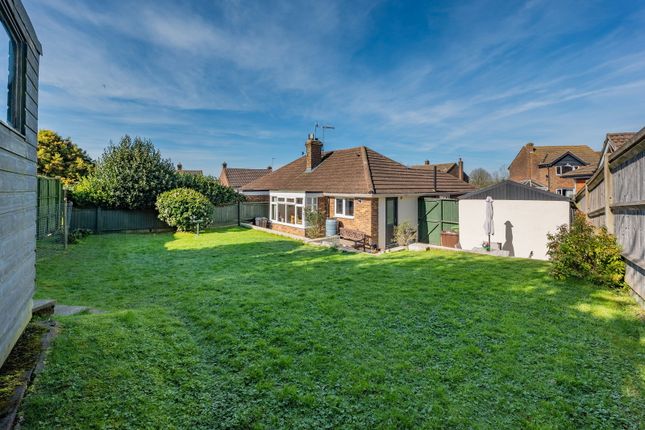 2 bed property, in The Forstal, £435,000