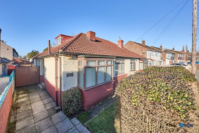 3 bed property, in Mackets Lane, £225,000