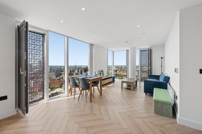 2 bed property, in Bankside M3, £430,000