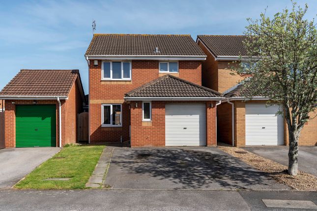 4 bed property, in Emet Grove, £500,000