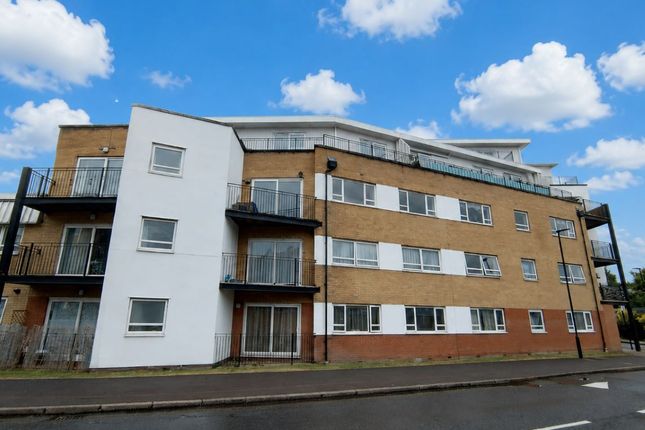 2 bed property, in Flat 26 Butterfly Court, £185,000