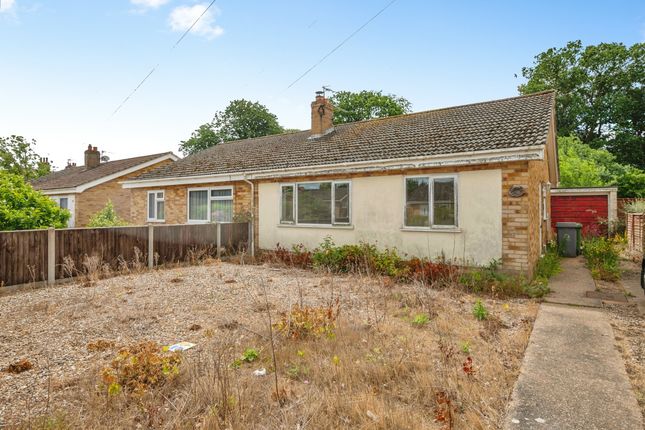 2 bed property, in Purdy Way, £120,000