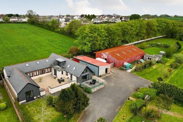 5 bed property, in Stibb Cross, £897,500