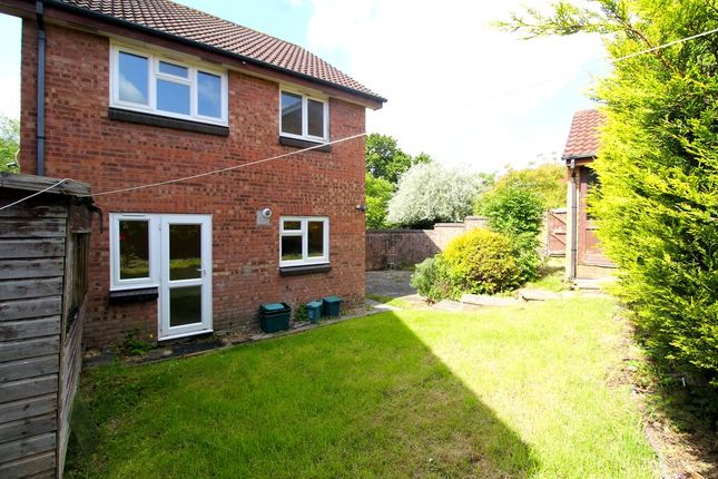 3 bed property, in Ellicks Close, £399,999
