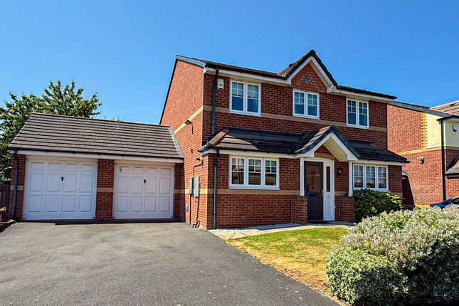 4 bed property, in Cricket Close, £350,000