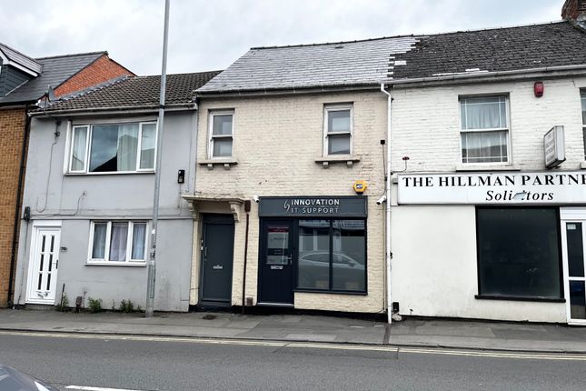 1 bed property, in Victoria Road, £110,000