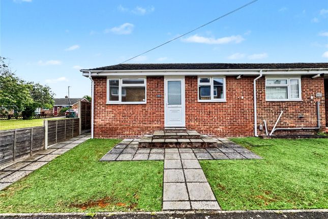 1 bed property, in Knavesacre Court, £280,000