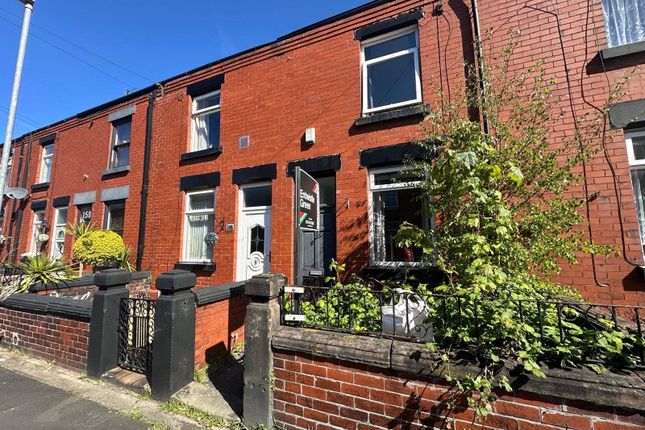 2 bed property, in Gladstone Street, £70,000