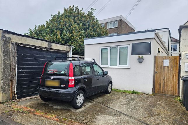 2 bed property, in Stoke Road, £318,000