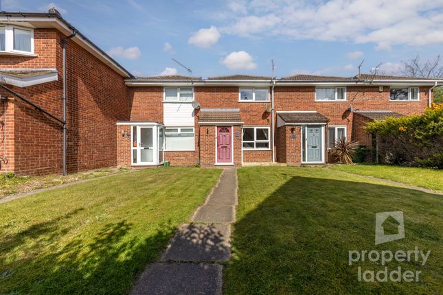 2 bed property, in Brayfield Way, £220,000