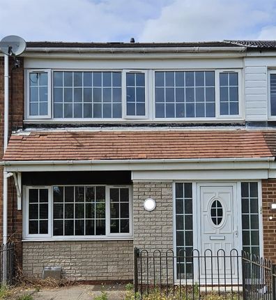 3 bed property, in Morar Close, £215,000