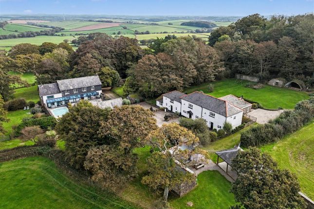 15 bed property, in Whitstone, £1,400,000
